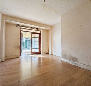 Photo 11- click for photo gallery